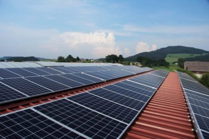 Energia-solar-em-propriedade-rural-Pixabay