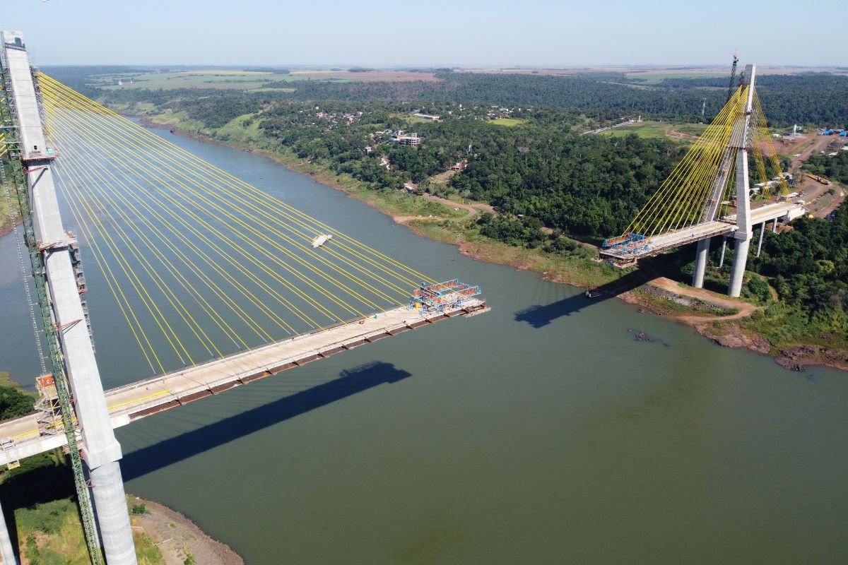 Falta pouco: Brasil e Paraguai estão a 100 metros de conectar-se pela segunda  ponte – Gazeta de Toledo