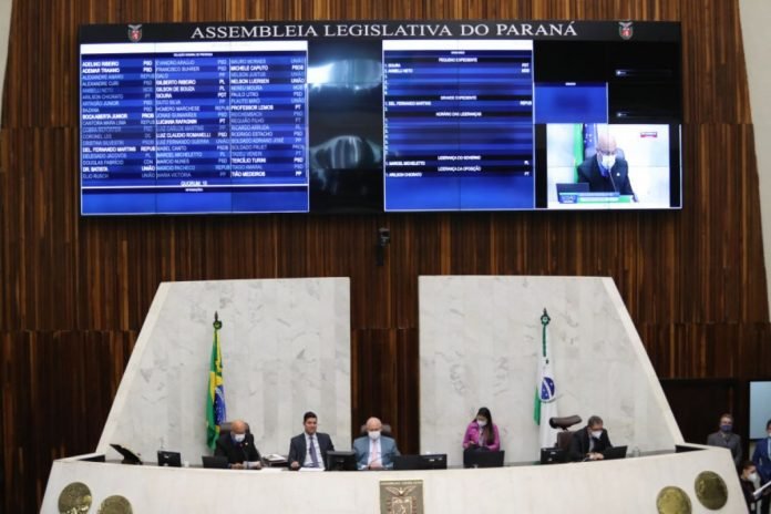sessao_plenaria_2305